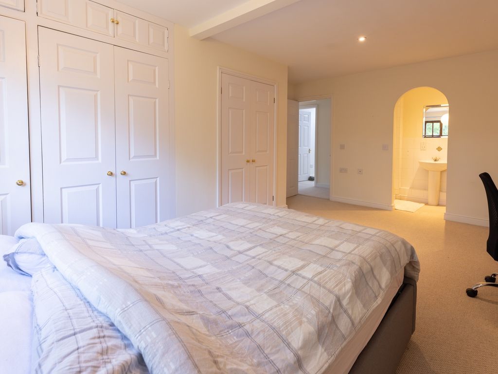 4 bed detached house for sale in Commanders Close, Lighthorne Heath, Leamington Spa CV33, £450,000