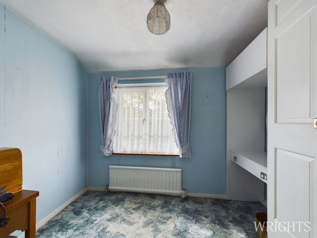 3 bed terraced house for sale in Howlands, Welwyn Garden City AL7, £350,000