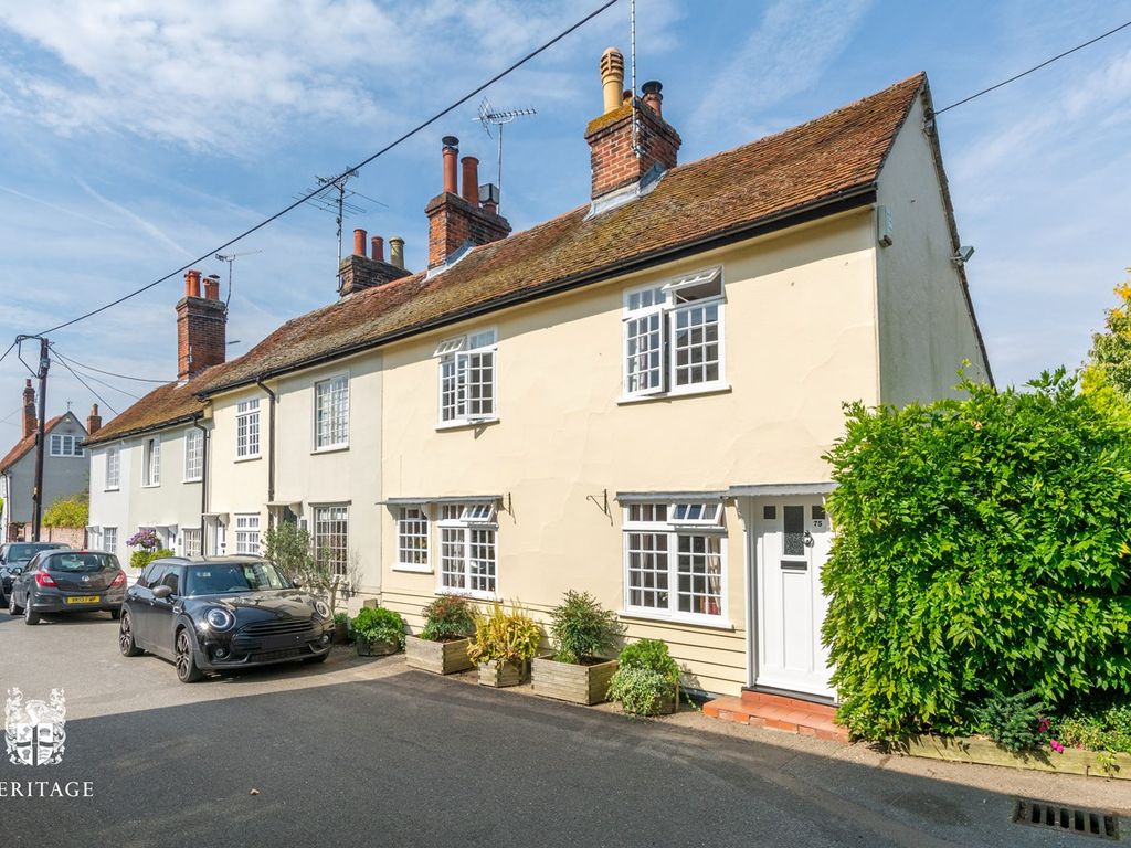 3 bed end terrace house for sale in Queen Street, Coggeshall CO6, £515,000