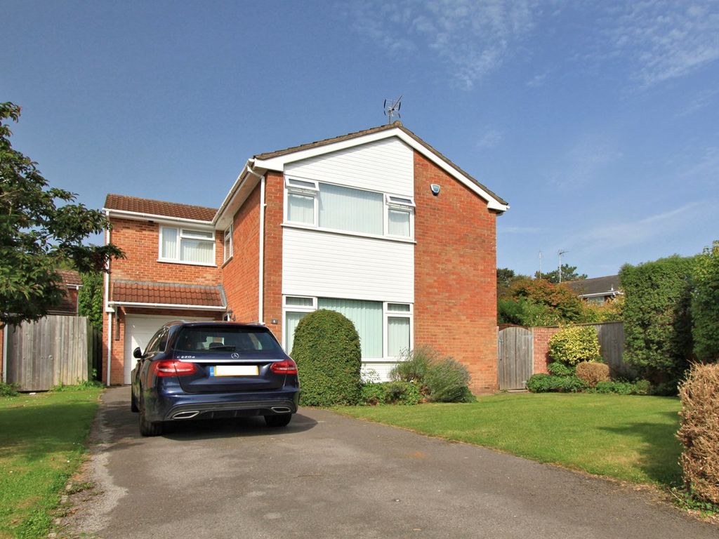 4 bed detached house for sale in Millfield, Thornbury, Bristol BS35, £570,000