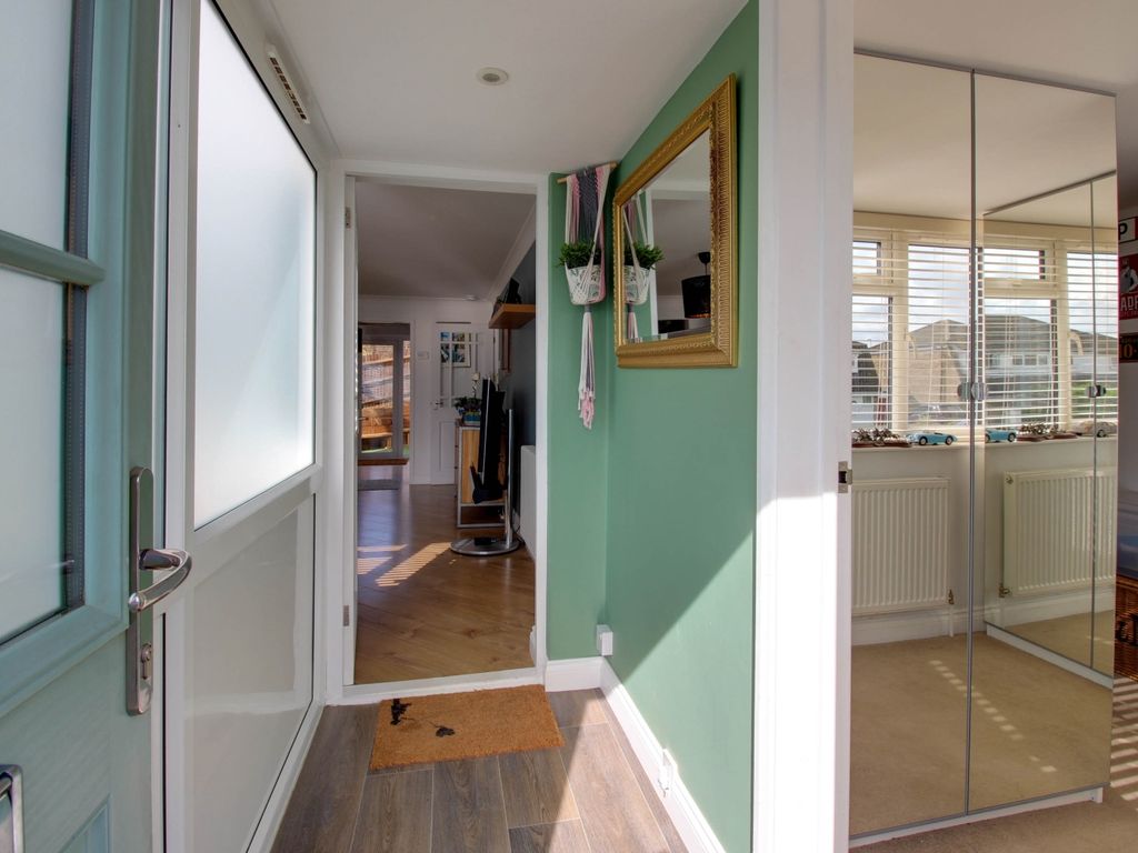 3 bed end terrace house for sale in Bideford Green, Linslade LU7, £440,000