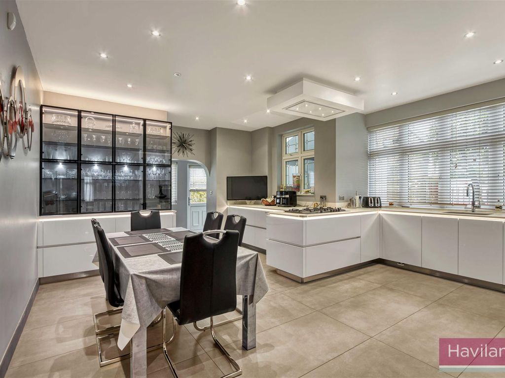 7 bed detached house for sale in Broad Walk, Winchmore Hill N21, £3,850,000