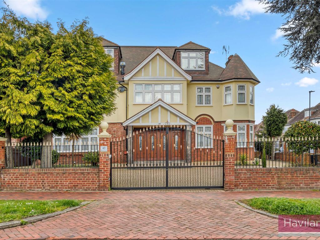 7 bed detached house for sale in Broad Walk, Winchmore Hill N21, £3,850,000