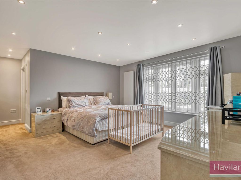 7 bed detached house for sale in Broad Walk, Winchmore Hill N21, £3,850,000