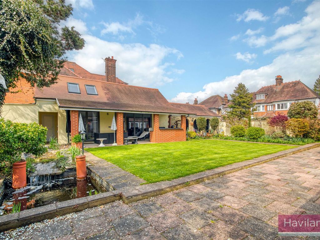 7 bed detached house for sale in Broad Walk, Winchmore Hill N21, £3,850,000