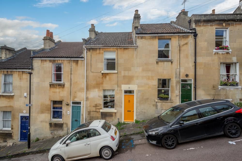 2 bed property for sale in Clarence Street, Bath BA1, £440,000