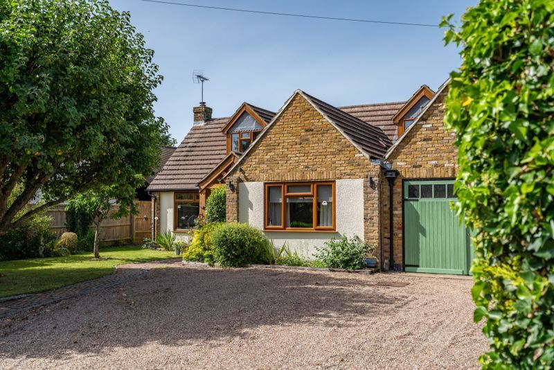 4 bed detached house for sale in Crowbrook Road, Askett, Princes Risborough HP27, £925,000