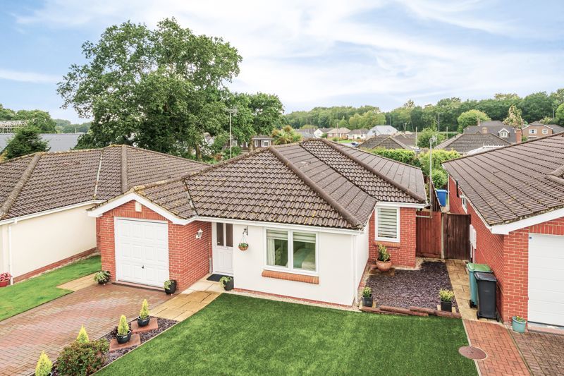 3 bed bungalow for sale in Clarence Gardens, Broadstone BH18, £537,500
