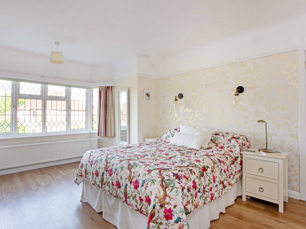 4 bed detached house for sale in Broadhurst, Ashtead KT21, £1,150,000