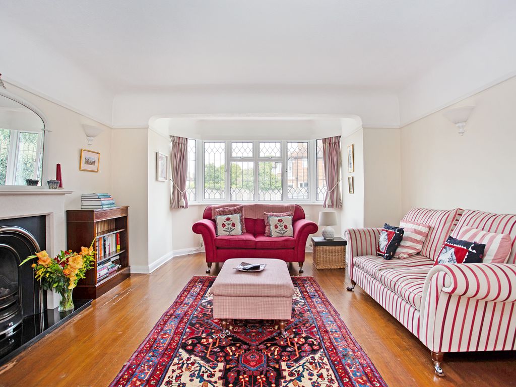 4 bed detached house for sale in Broadhurst, Ashtead KT21, £1,150,000