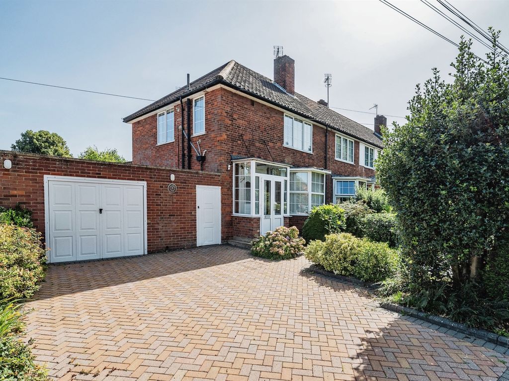 3 bed end terrace house for sale in Cole Green Lane, Welwyn Garden City AL7, £550,000