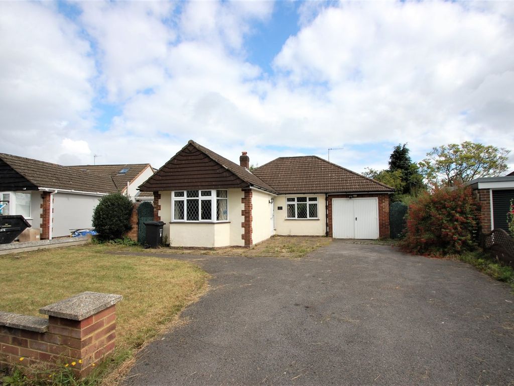 3 bed bungalow for sale in Palliser Road, Chalfont St. Giles HP8, £699,950