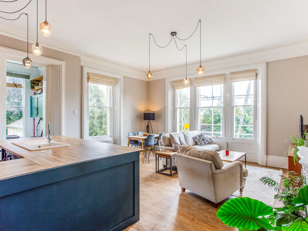 2 bed flat for sale in College Road, Bath BA1, £575,000