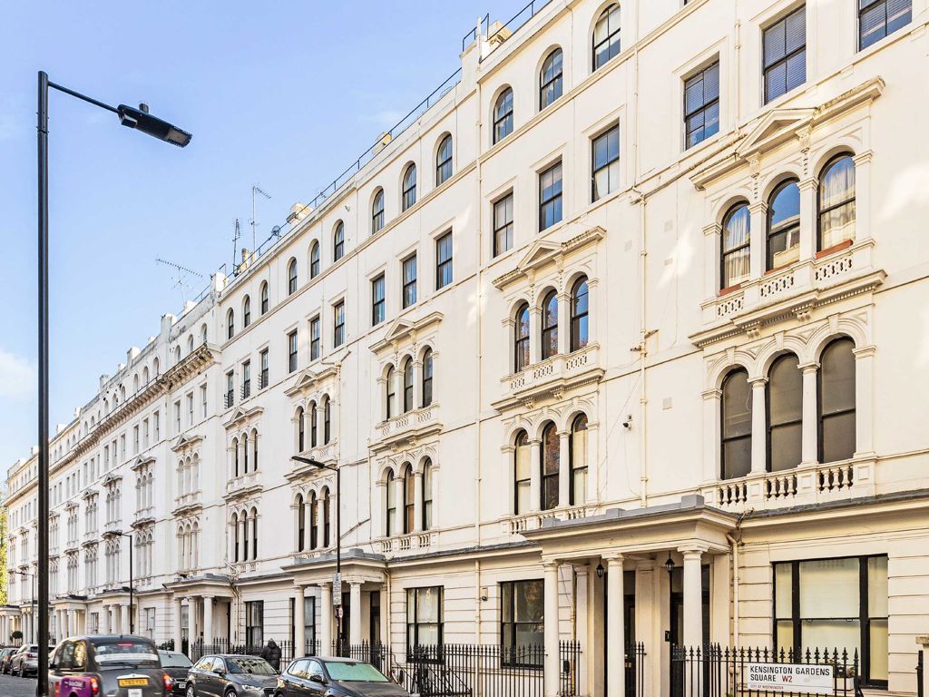 1 bed flat for sale in Kensington Gardens Square, London W2, £600,000