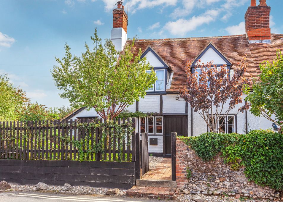 2 bed property for sale in The Little Cottage, Goring On Thames RG8, £595,000
