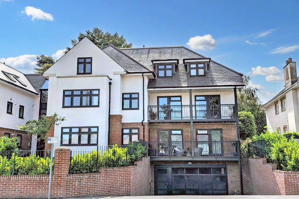 2 bed flat for sale in Penn Hill Avenue, Lower Parkstone, Poole BH14, £350,000