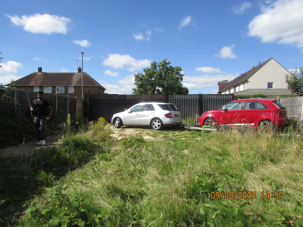Land to let in Southdrift Way, Luton, Bedfordshire LU1, £12,000 pa