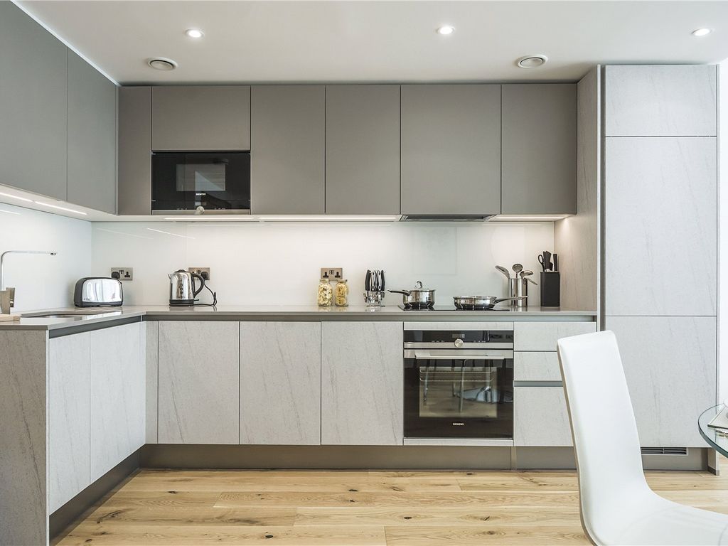 1 bed flat for sale in Hermitage Street, London W2, £750,000