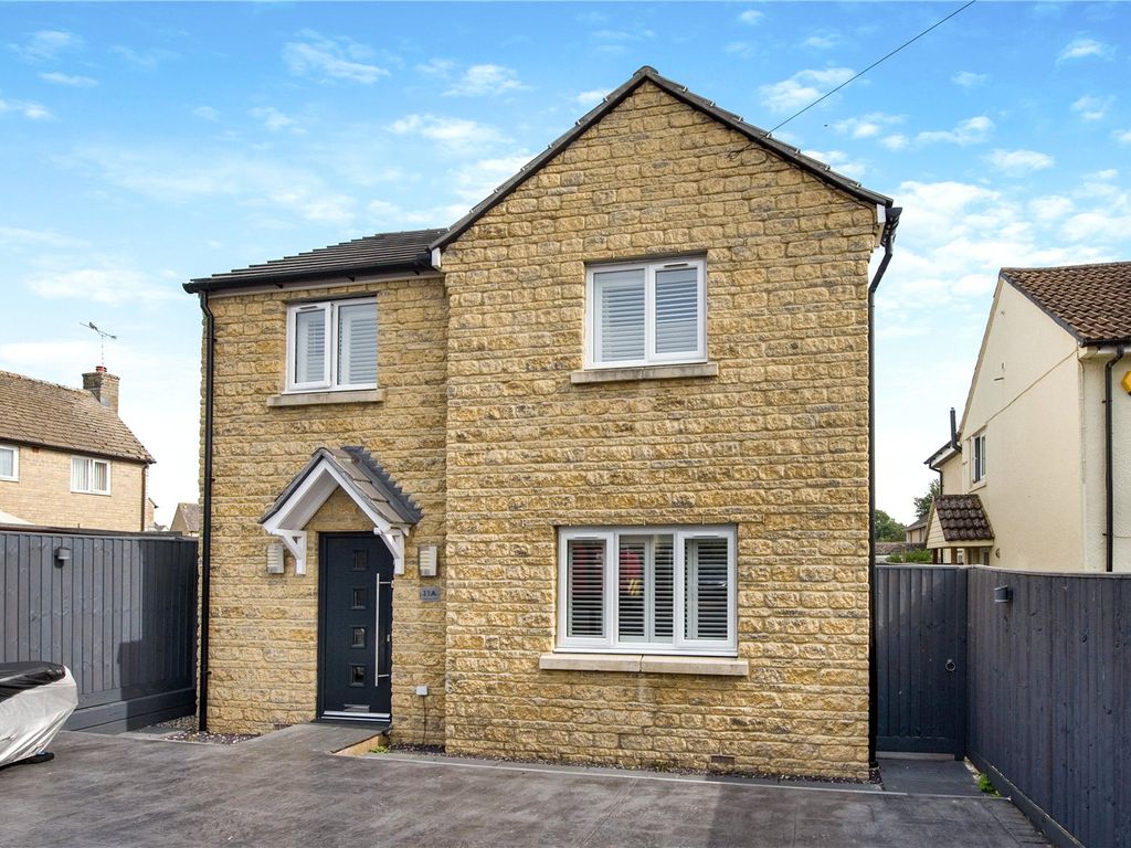 4 bed detached house for sale in Prince Charles Road, Fairford, Gloucestershire GL7, £490,000