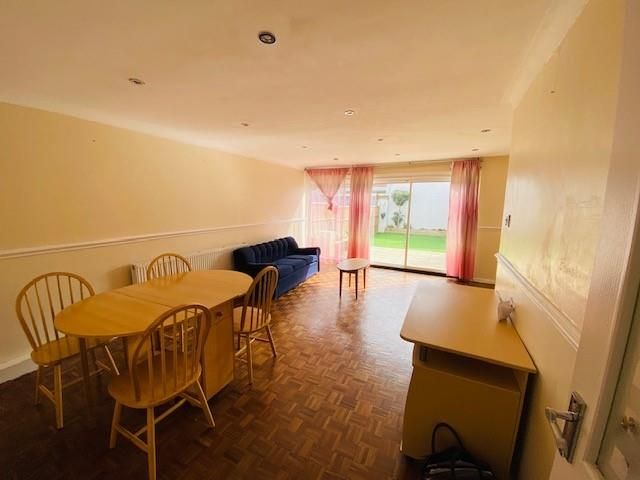 3 bed terraced house for sale in Brierley Close, London SE25, £365,000