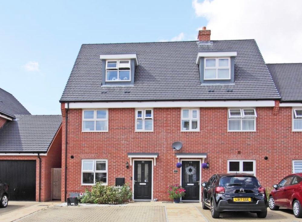 3 bed end terrace house for sale in Hawthorn Avenue, Andover SP11, £340,000