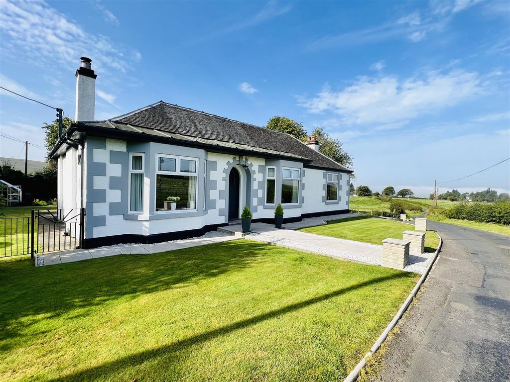 4 bed detached house for sale in Strathaven ML10, £375,000
