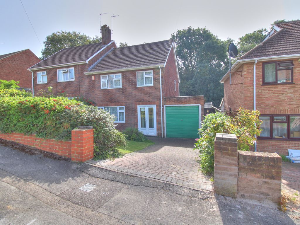 3 bed semi-detached house for sale in Winton Road, Reading RG2, £350,000