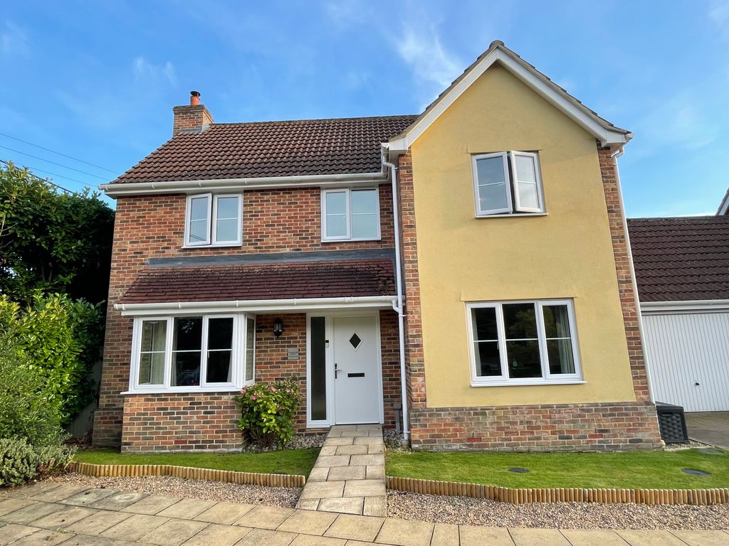 4 bed detached house for sale in Offton, Ipswich, Suffolk IP8, £375,000