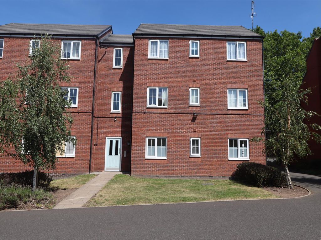 2 bed flat to rent in Tasker Street, Walsall WS1, £775 pcm