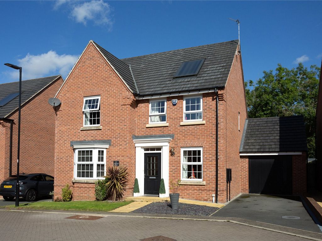 4 bed detached house for sale in Fossview Close, Strensall, York, North Yorkshire YO32, £565,000