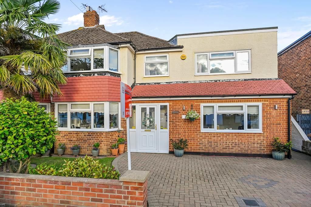 4 bed property for sale in Edward Way, Ashford TW15, £595,000