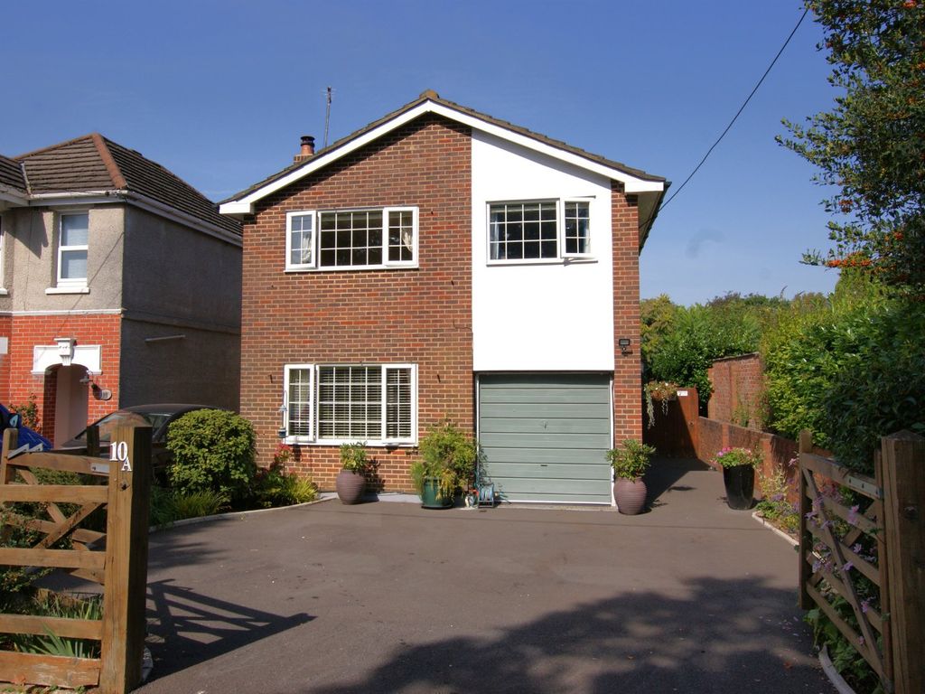 4 bed detached house for sale in Clarendon Road, Broadstone, Dorset BH18, £550,000