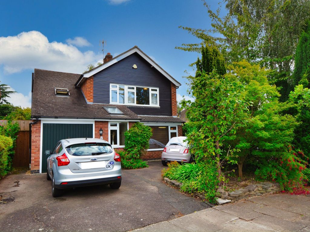 4 bed detached house for sale in Sackville Gardens, Stoneygate, Leicester LE2, £530,000