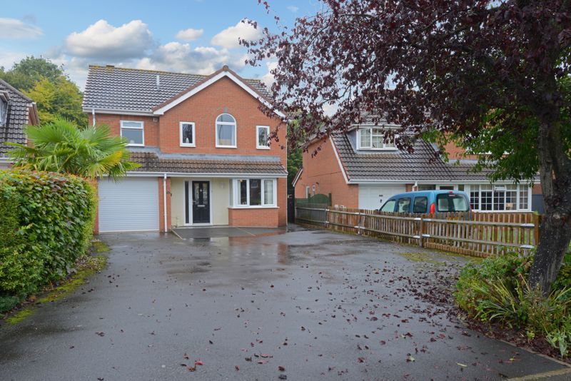 4 bed property for sale in Harley Close, Dothill, Telford TF1, £355,000