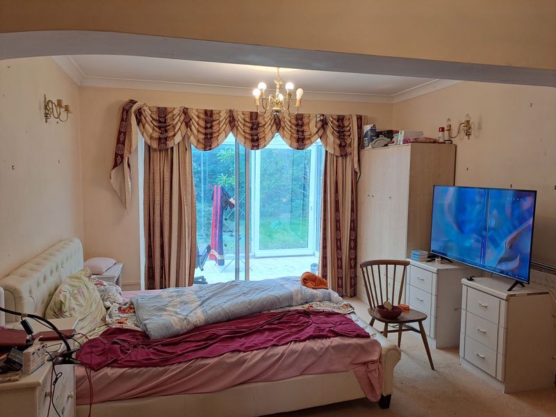 3 bed property for sale in Binley Road, Coventry CV3, £320,000