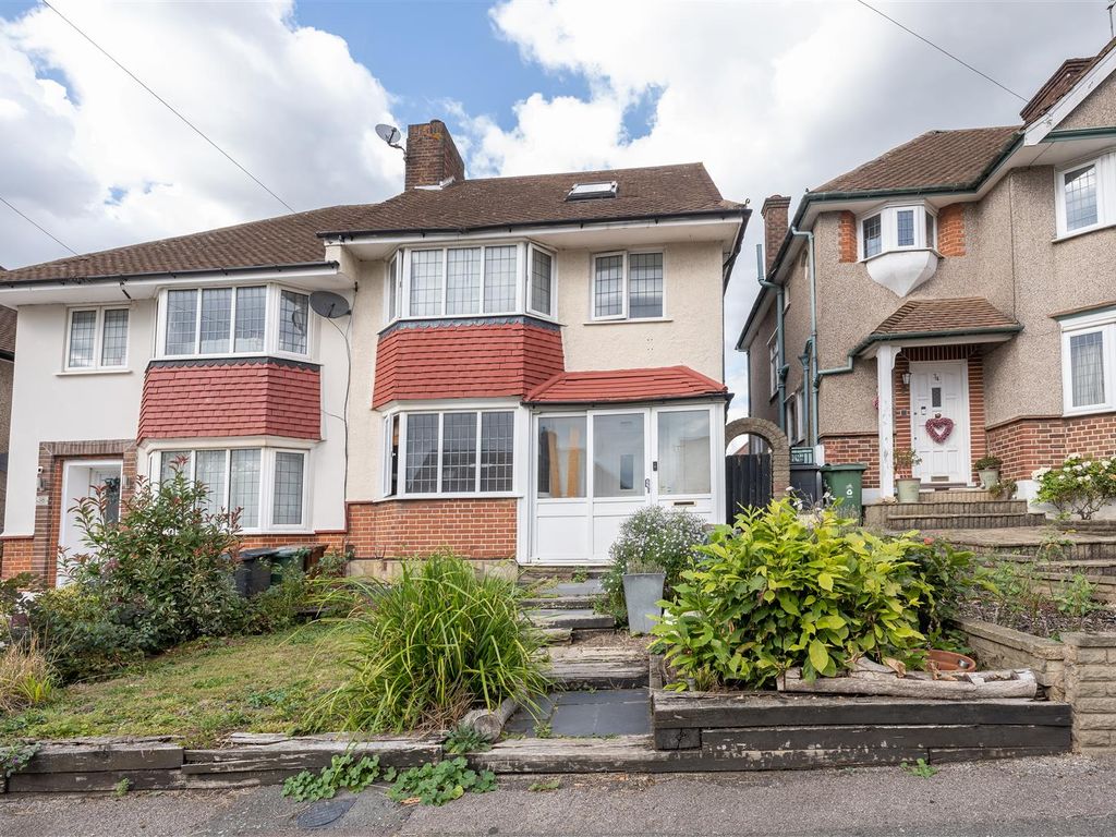 4 bed semi-detached house for sale in Leadale Avenue, London E4, £585,000