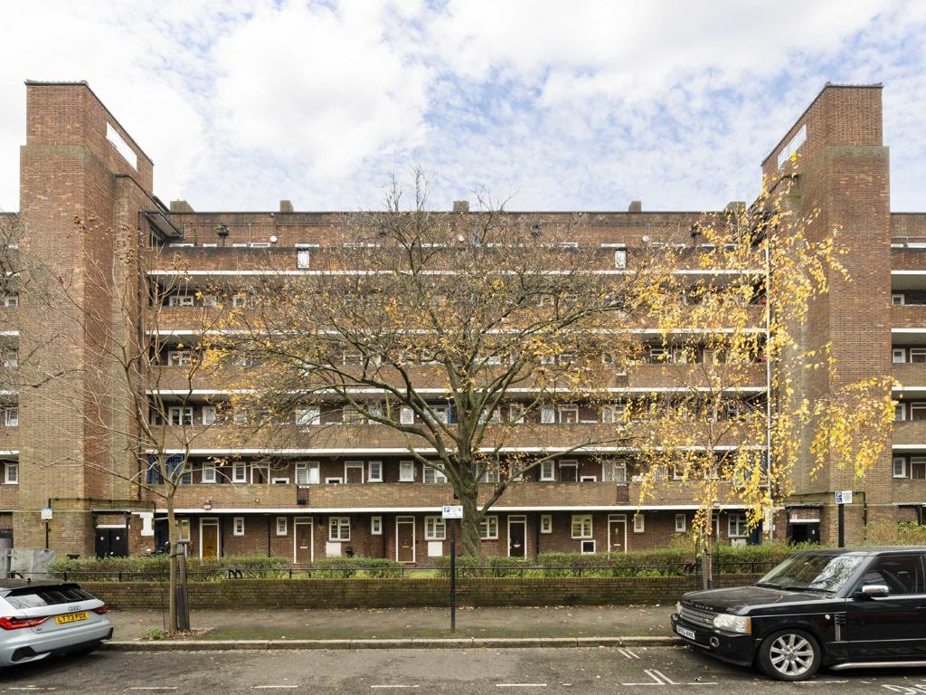 1 bed flat for sale in Loddiges Road, London E9, £350,000