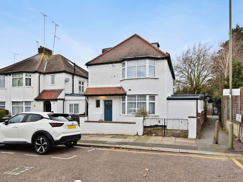 5 bed detached house for sale in Nant Road, London NW2, £1,350,000