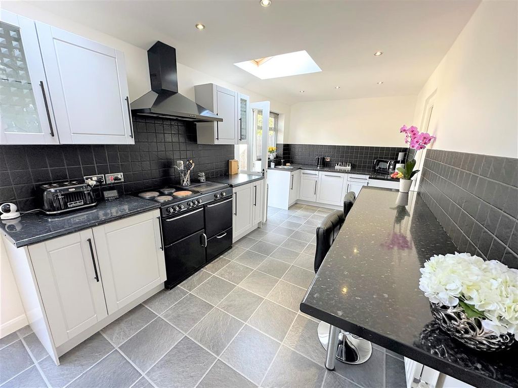 3 bed end terrace house for sale in Northumberland Crescent, Feltham TW14, £525,000