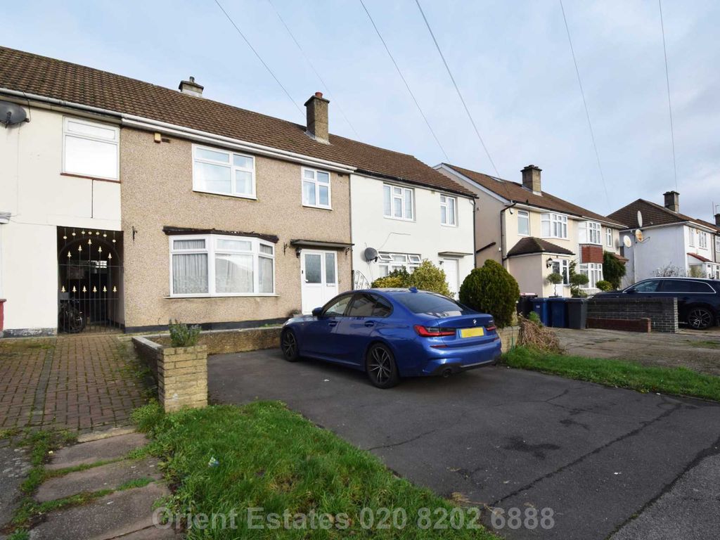 3 bed terraced house for sale in Layfield Road, Hendon NW4, £599,999