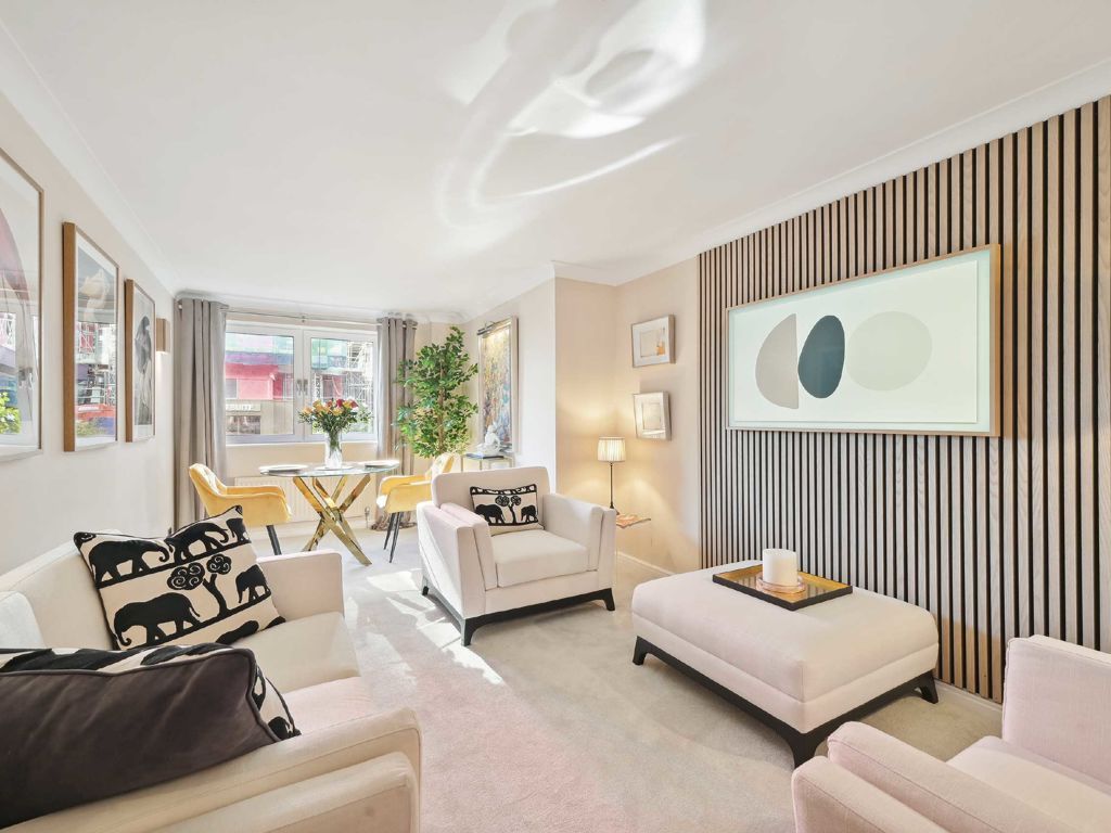1 bed flat for sale in William Morris Way, London SW6, £449,950