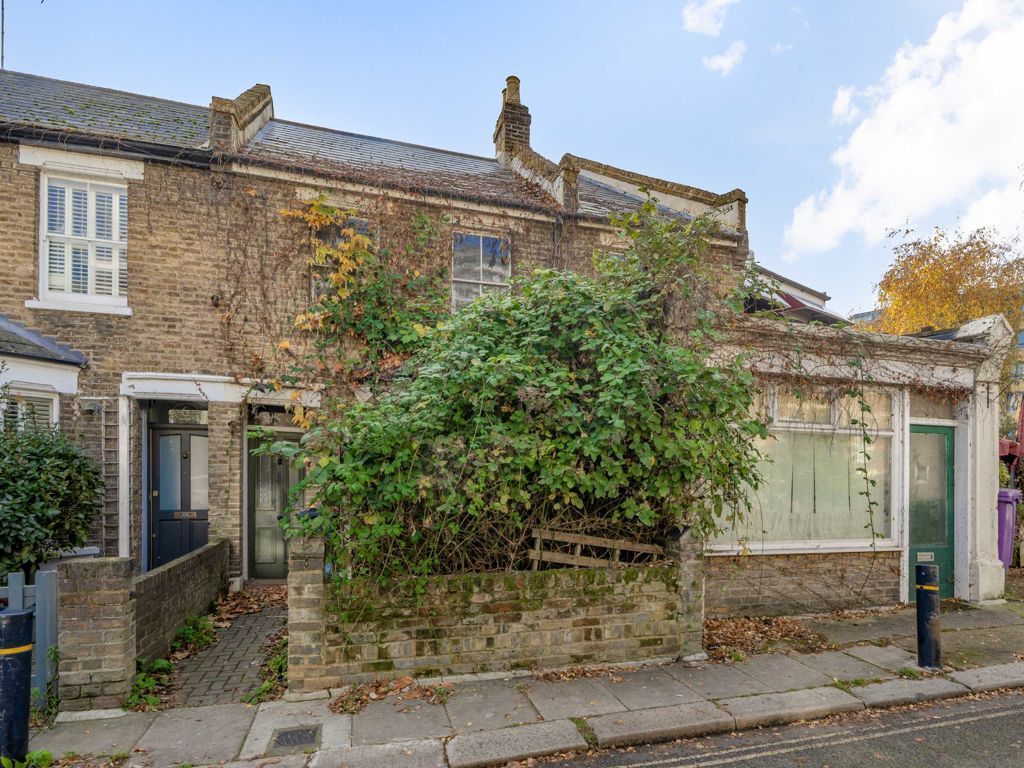 3 bed property for sale in Spring Grove, London W4, £795,000