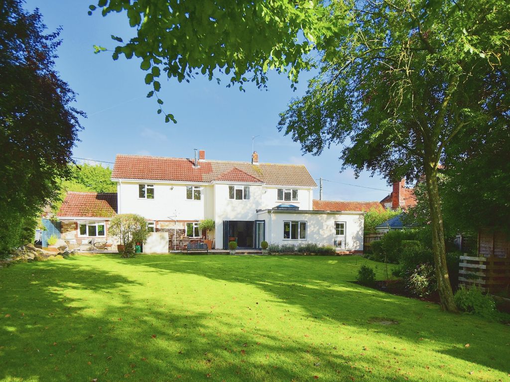4 bed detached house for sale in Farm Lane - Aldbourne, Marlborough SN8, £899,000