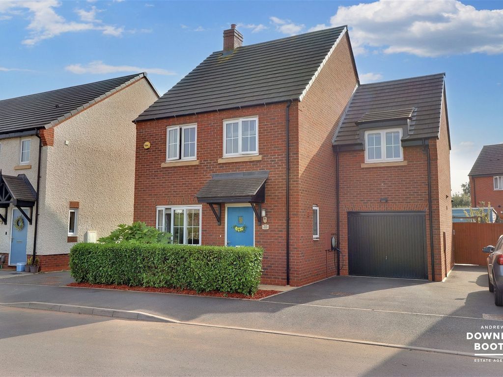 4 bed detached house for sale in Oak Way, Streethay, Lichfield WS13, £415,000