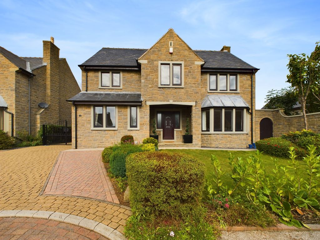 4 bed detached house for sale in Arden Court, Horbury, Wakefield WF4, £550,000