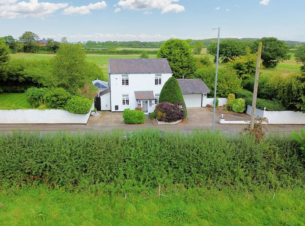 3 bed cottage for sale in Warrington Road, Bold Heath, Widnes WA8, £495,000
