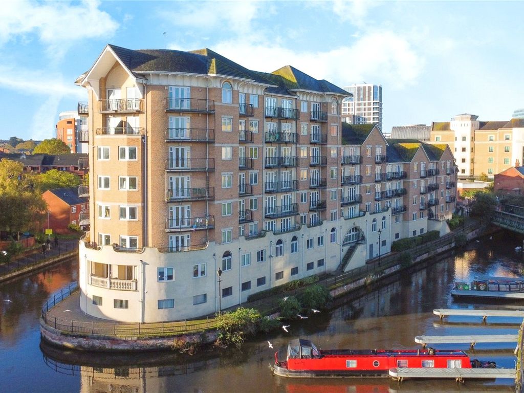 2 bed flat for sale in Blakes Quay, Gas Works Road, Reading, Berkshire RG1, £340,000