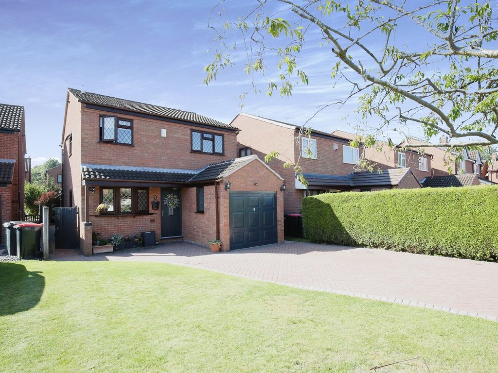 4 bed detached house for sale in Northcote Walk, Atherstone CV9, £325,000