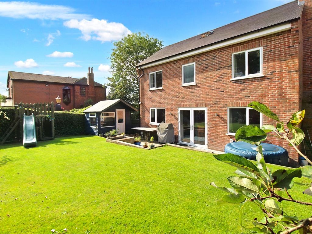 5 bed detached house for sale in Leek New Road, Stockton Brook, Stoke-On-Trent ST9, £415,000