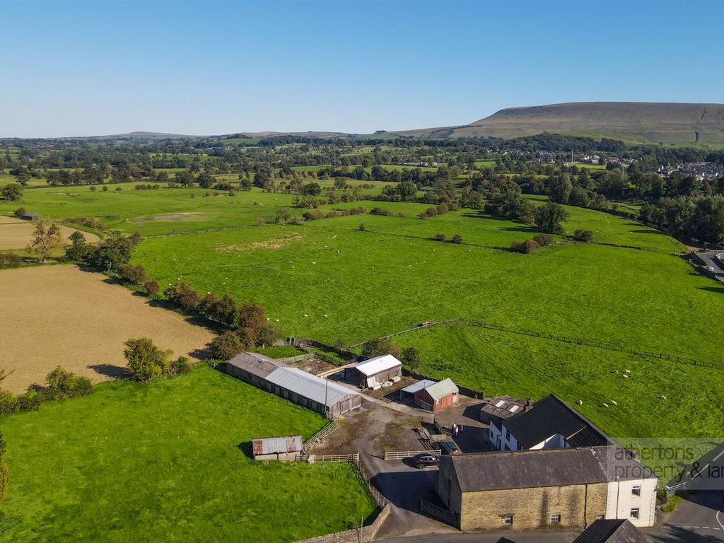 3 bed farmhouse for sale in Brow Bottom, Grindleton, Ribble Valley BB7, £750,000